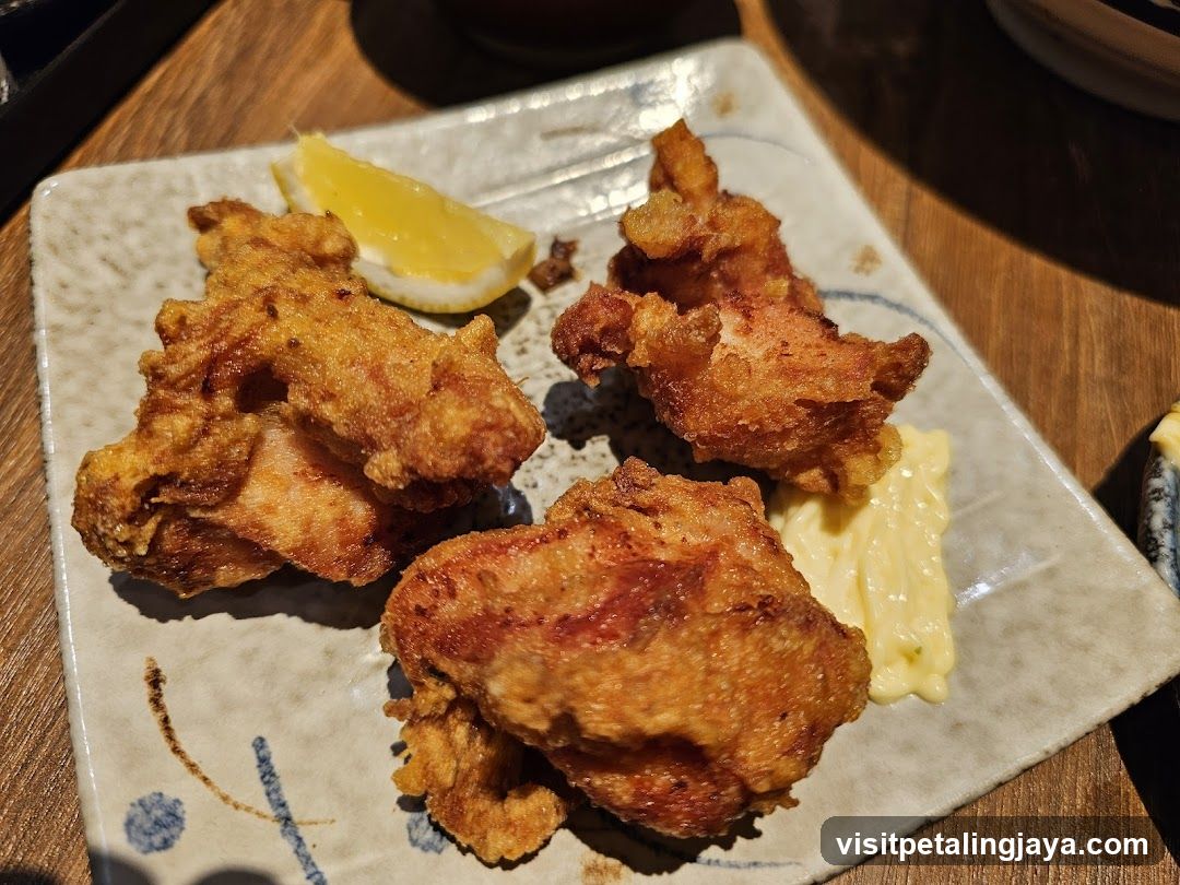 Fried Chicken with Lemon and Mayo