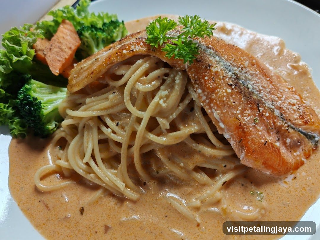 Salmon Pasta with Broccoli