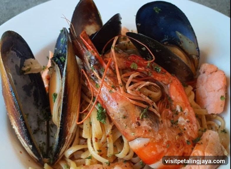 Seafood Pasta with Mussels and Shrimp