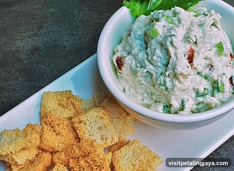 Dip with Croutons