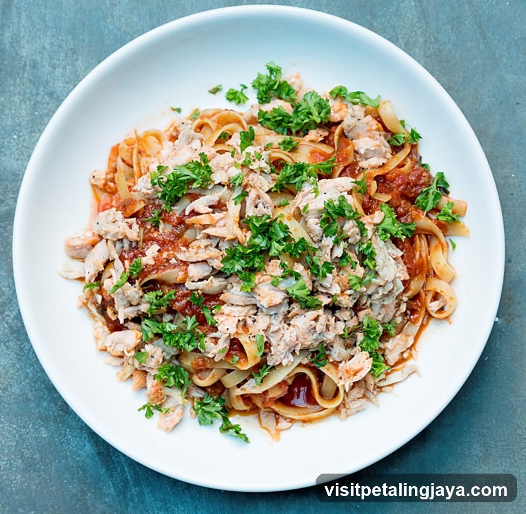 Pasta with Chicken and Parsley