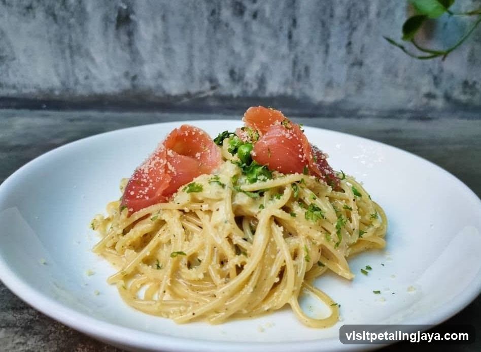 Spaghetti with Salmon and Cream Sauce