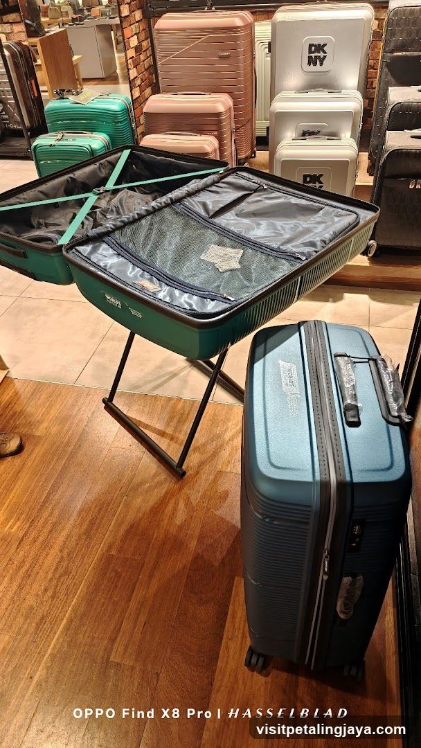 Luggage Store Interior Display