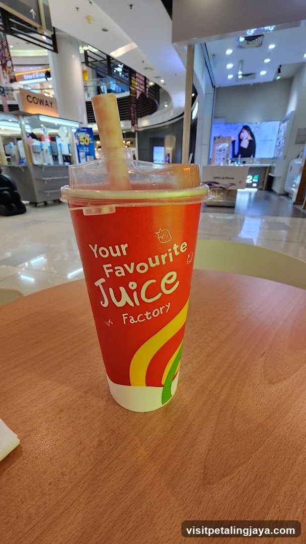 Juice Factory Cup in Mall