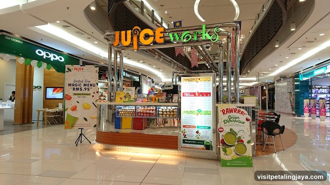Juice Works Kiosk in Mall