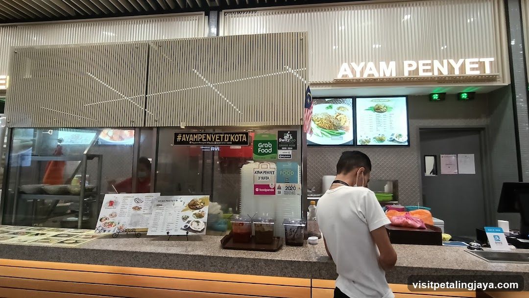 Ayam Penyet Counter Interior