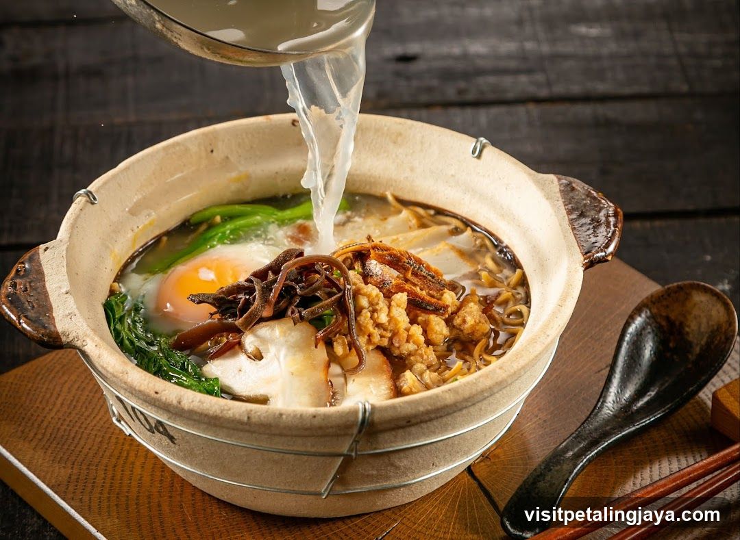 Hot Pot with Egg and Broth