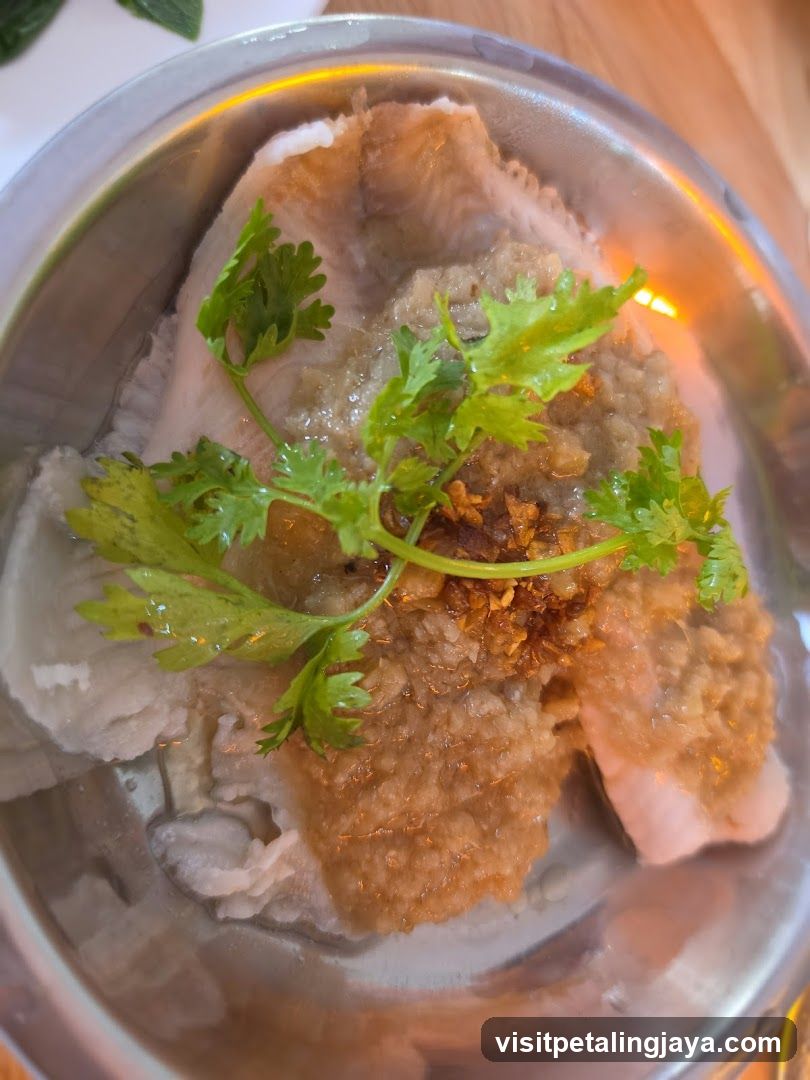 Steamed Fish with Garlic Sauce