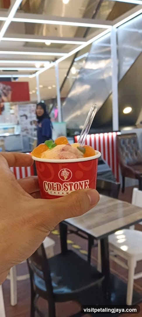 Cold stone The Curve