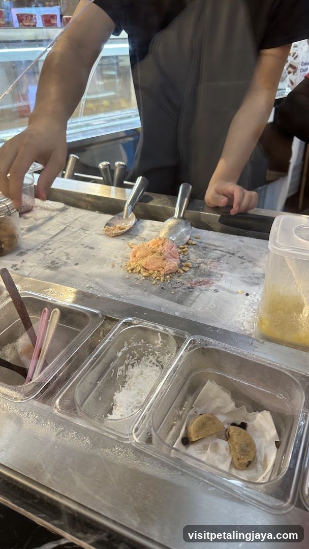 Rolling Ice Cream Shop Counter
