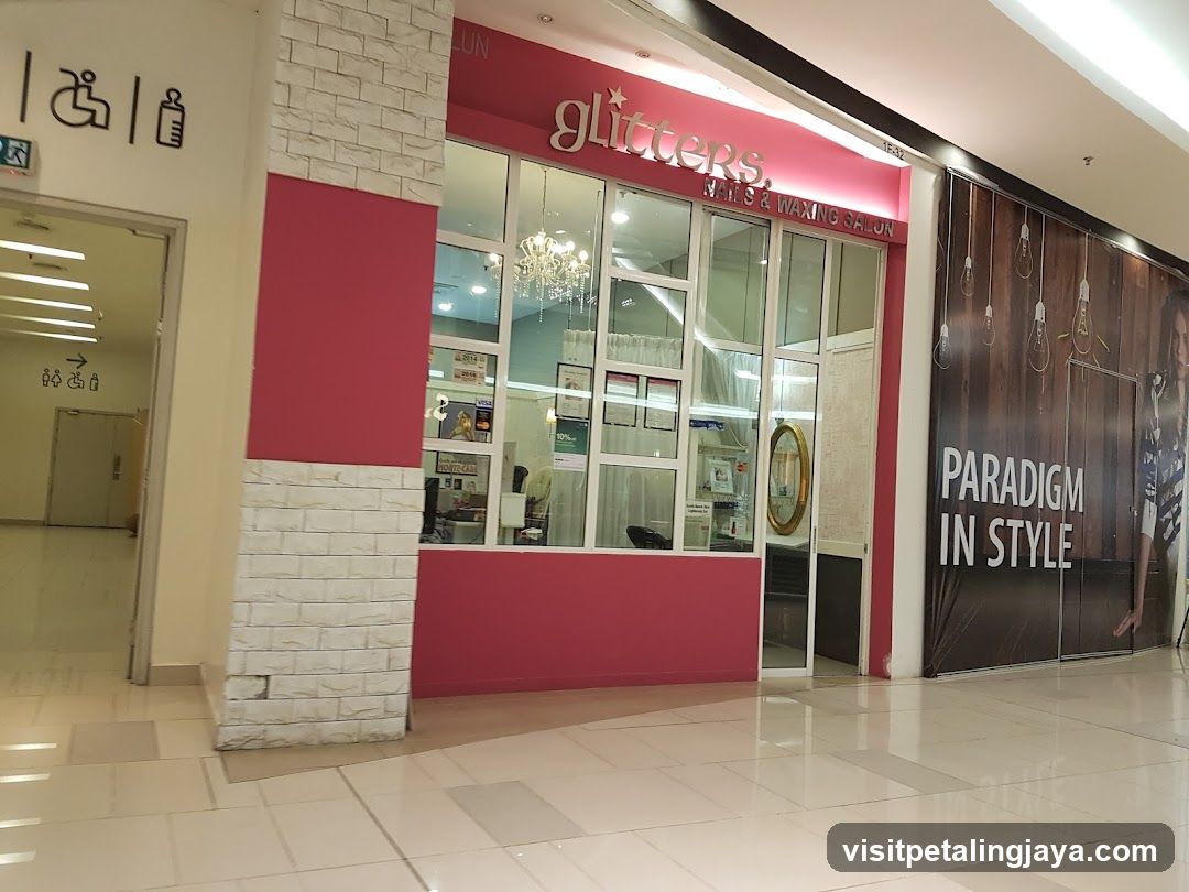 Glitters Nails & Waxing Salon - Paradigm Mall