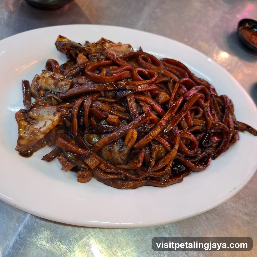 Stir-fried noodles with meat
