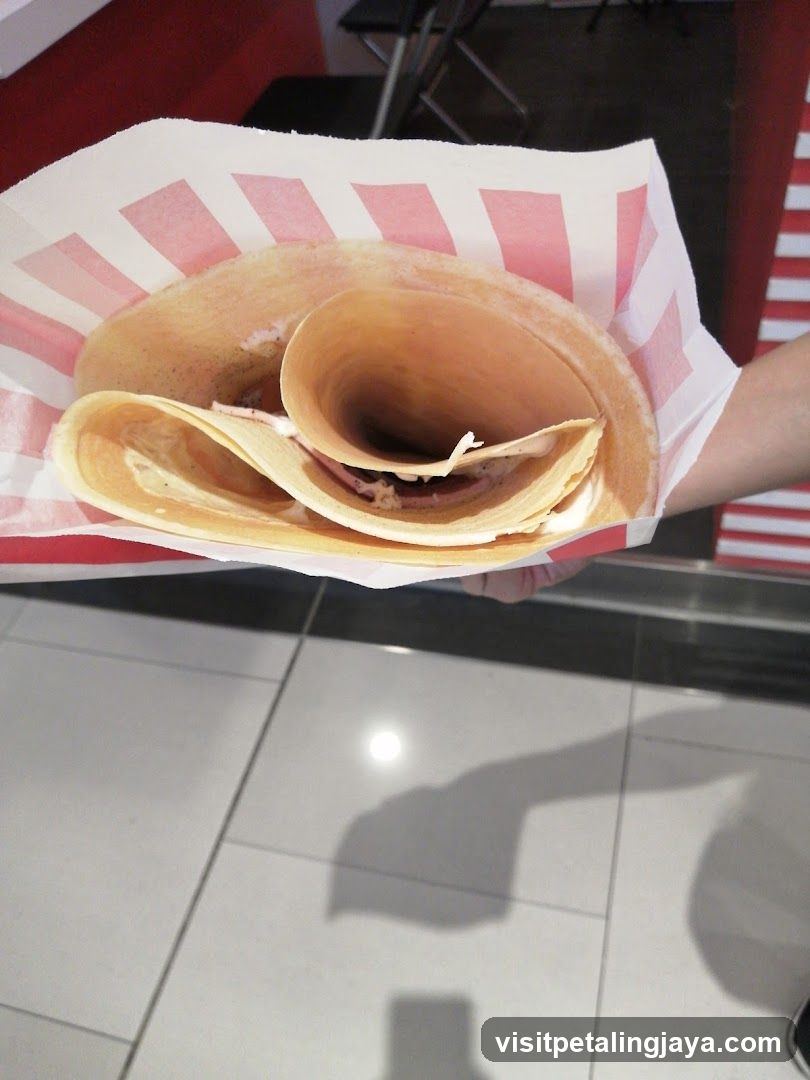 Handheld Crepe with Fillings