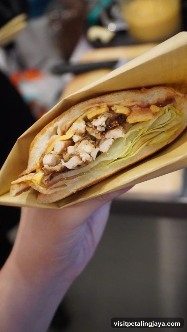 Sandwich with Chicken and Cheese