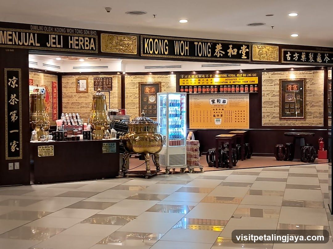 Koong Woh Tong Tea Shop Interior