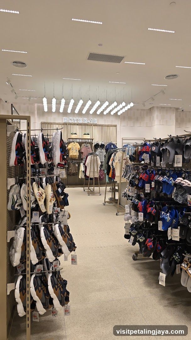 Max Fashion Paradigm Mall