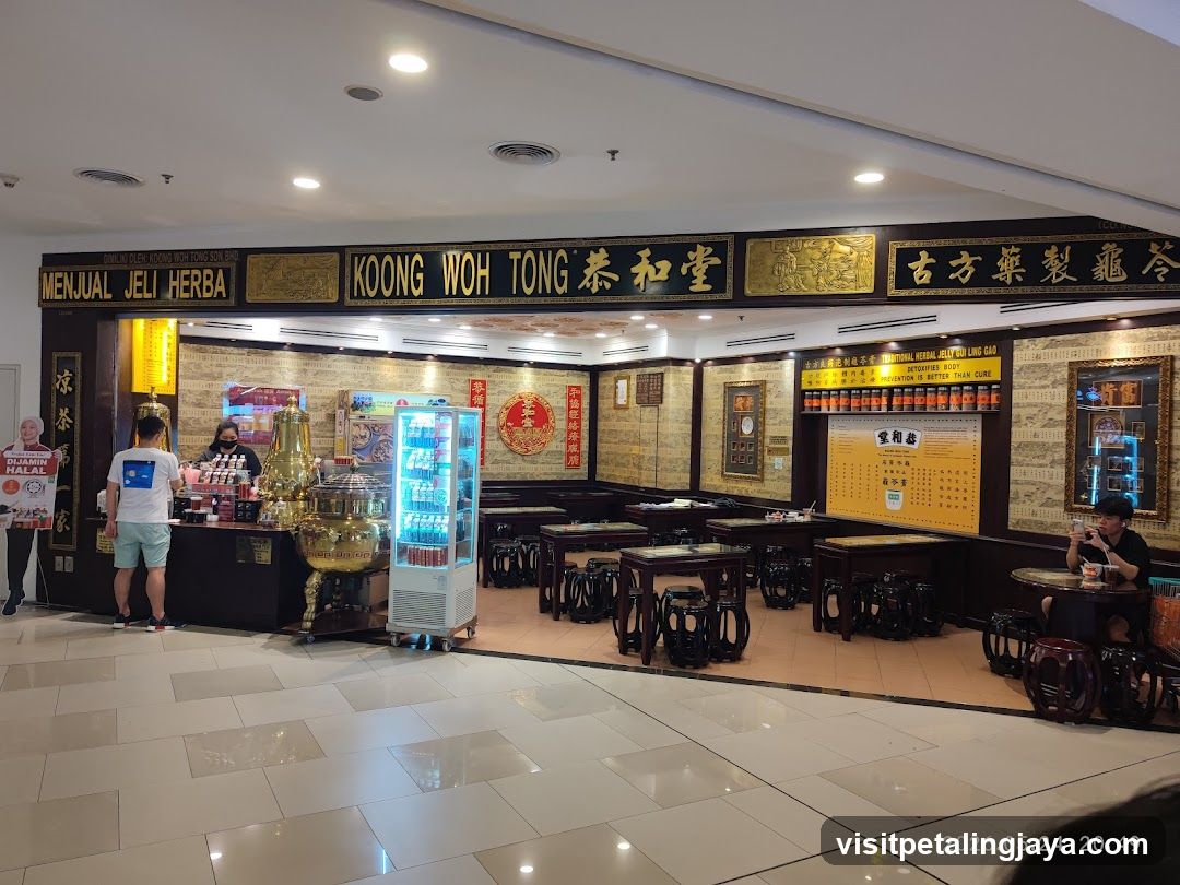 Interior of Koong Woh Tong Restaurant